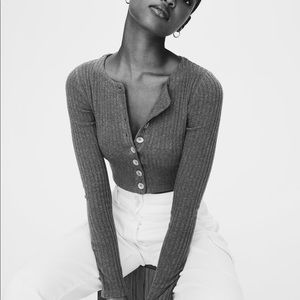 ARITZIA Cropped Cardigan Top
